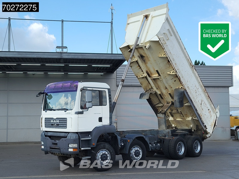 MAN TGA 41.430 8X6 23m3 Manual Big-Axle Steel suspension Euro 3 - Billenőplatós teherautó: 1 kép. MAN TGA 41.430 8X6 23m3 Manual Big-Axle Steel suspension Euro 3 - Billenőplatós teherautó: 1 kép.