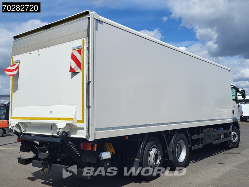 MAN TGM 26.320 6X2 2000kg Ladebordwand Automatic Lift+steering axle Navi Euro 6 - Dobozos felépítményű teherautó: 5 kép. MAN TGM 26.320 6X2 2000kg Ladebordwand Automatic Lift+steering axle Navi Euro 6 - Dobozos felépítményű teherautó: 5 kép.