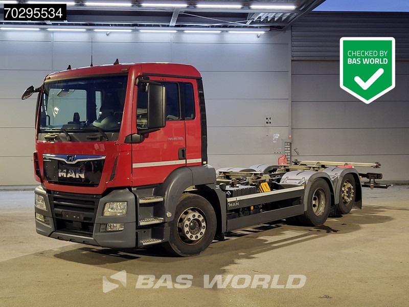MAN TGS 26.320 6X2 ADR BDF Lift + Steering Axle Euro 6 - Cserefelépítményes teherautó: 1 kép. MAN TGS 26.320 6X2 ADR BDF Lift + Steering Axle Euro 6 - Cserefelépítményes teherautó: 1 kép.