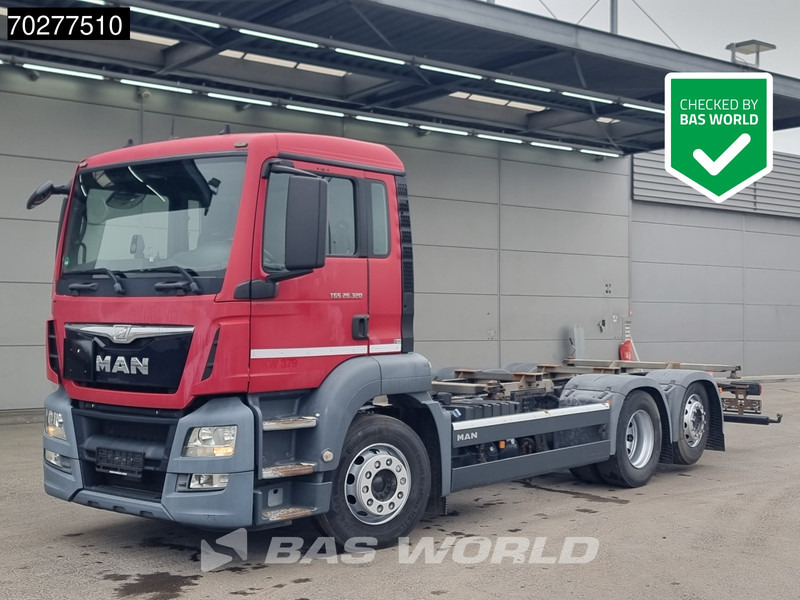 MAN TGS 26.320 6X2 BDF ADR Lift+lenkasche Automatic Euro 6 - Cserefelépítményes teherautó: 1 kép. MAN TGS 26.320 6X2 BDF ADR Lift+lenkasche Automatic Euro 6 - Cserefelépítményes teherautó: 1 kép.