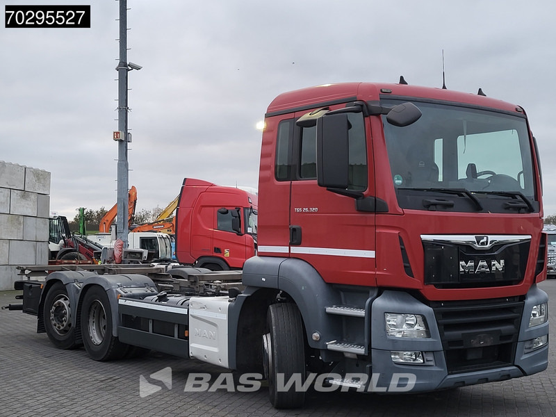 MAN TGS 26.320 TGS 6X2 ADR BDF Lift + Steering Axle Euro 6 - Cserefelépítményes teherautó: 3 kép. MAN TGS 26.320 TGS 6X2 ADR BDF Lift + Steering Axle Euro 6 - Cserefelépítményes teherautó: 3 kép.