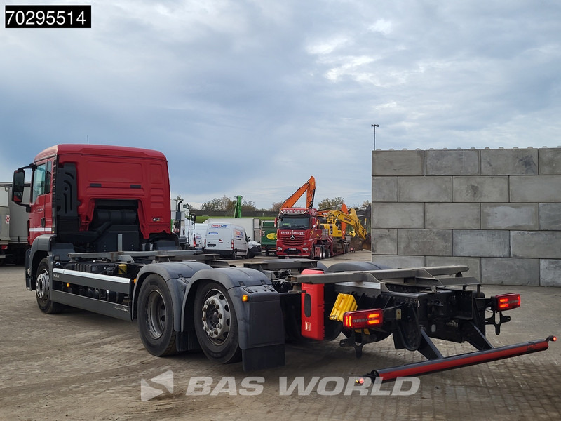 MAN TGS 26.320 TGS 6X2 ADR BDF Lift + Steering Axle Euro 6 - Cserefelépítményes teherautó: 2 kép. MAN TGS 26.320 TGS 6X2 ADR BDF Lift + Steering Axle Euro 6 - Cserefelépítményes teherautó: 2 kép.