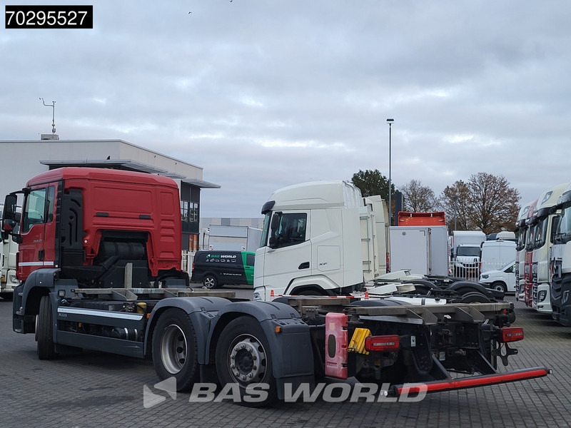 MAN TGS 26.320 TGS 6X2 ADR BDF Lift + Steering Axle Euro 6 - Cserefelépítményes teherautó: 2 kép. MAN TGS 26.320 TGS 6X2 ADR BDF Lift + Steering Axle Euro 6 - Cserefelépítményes teherautó: 2 kép.