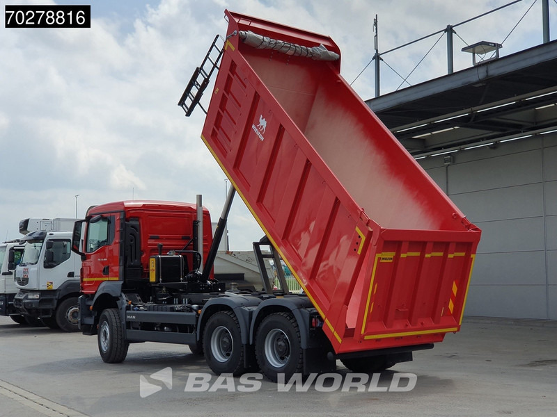 MAN TGS 33.400 6X4 NEW! 16m3 Wielton tipper Manual Body heating Big-Axle Euro 5 - Billenőplatós teherautó: 2 kép. MAN TGS 33.400 6X4 NEW! 16m3 Wielton tipper Manual Body heating Big-Axle Euro 5 - Billenőplatós teherautó: 2 kép.