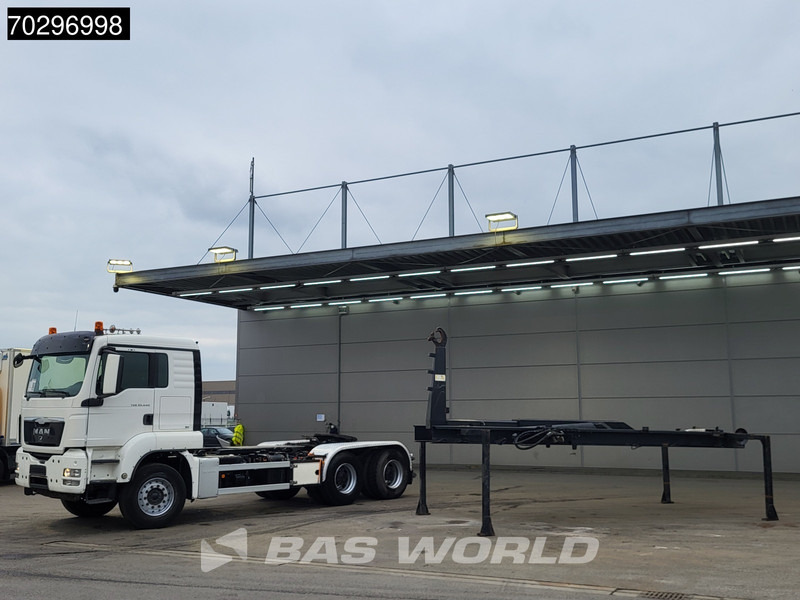 MAN TGS 33.440 6X4 25Ton AJK NHS25-5930 hooklift with 5th wheel Wechselsystem Manual Big-Axle Euro 5 - Horgos rakodó teherautó: 3 kép. MAN TGS 33.440 6X4 25Ton AJK NHS25-5930 hooklift with 5th wheel Wechselsystem Manual Big-Axle Euro 5 - Horgos rakodó teherautó: 3 kép.