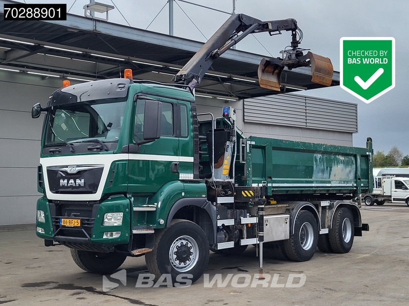 MAN TGS 33.440 TGS 6X6 NL-Truck 12m3 Jansen Tipper HMF 1643 Crane Steering-Axle Big-Axle Automatic Euro 6 - Billenőplatós teherautó, Darus autó: 1 kép. MAN TGS 33.440 TGS 6X6 NL-Truck 12m3 Jansen Tipper HMF 1643 Crane Steering-Axle Big-Axle Automatic Euro 6 - Billenőplatós teherautó, Darus autó: 1 kép.