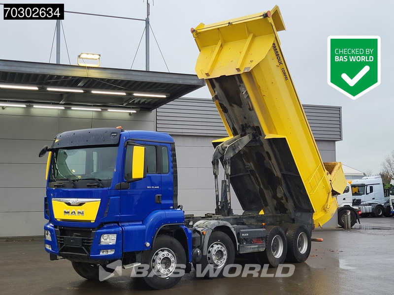 MAN TGS 35.440 8X4 14m3 tipper Steelsuspension Big-Axle Retarder Automatic Euro 6 - Billenőplatós teherautó: 1 kép. MAN TGS 35.440 8X4 14m3 tipper Steelsuspension Big-Axle Retarder Automatic Euro 6 - Billenőplatós teherautó: 1 kép.