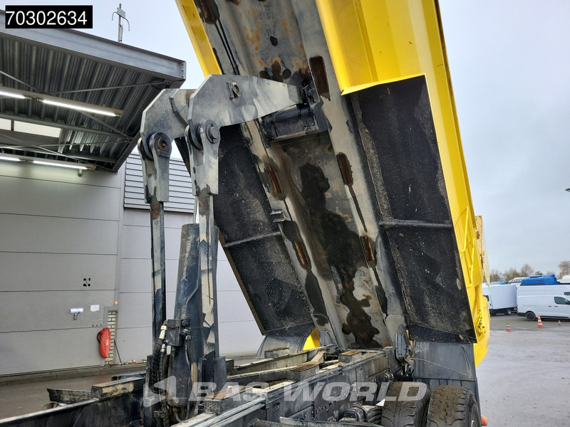 MAN TGS 35.440 8X4 14m3 tipper Steelsuspension Big-Axle Retarder Automatic Euro 6 - Billenőplatós teherautó: 5 kép. MAN TGS 35.440 8X4 14m3 tipper Steelsuspension Big-Axle Retarder Automatic Euro 6 - Billenőplatós teherautó: 5 kép.