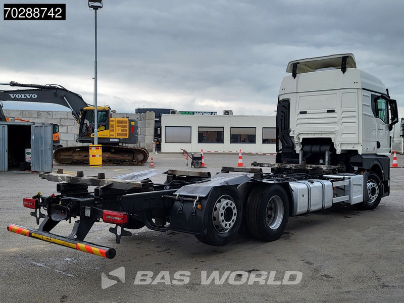 MAN TGX 26.470 6X2 Retarder BDF Standairco Lift-Axle Automatic LED Euro 6 - Cserefelépítményes teherautó: 5 kép. MAN TGX 26.470 6X2 Retarder BDF Standairco Lift-Axle Automatic LED Euro 6 - Cserefelépítményes teherautó: 5 kép.