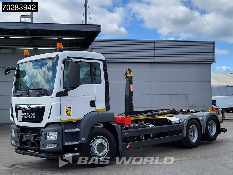 MAN TGX 28.460 6X2 20tons Marrel hooklift Lift axle Automatic Euro 6 - Horgos rakodó teherautó: 5 kép. MAN TGX 28.460 6X2 20tons Marrel hooklift Lift axle Automatic Euro 6 - Horgos rakodó teherautó: 5 kép.