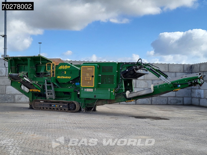 MCCLOSKEY J40 V2 - Mobil törőgép: 2 kép. MCCLOSKEY J40 V2 - Mobil törőgép: 2 kép.