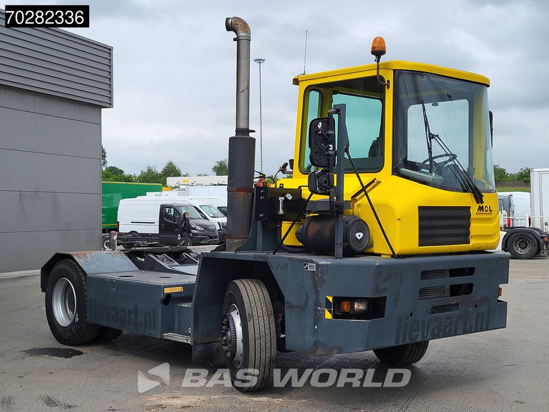 MOL YT200/4X2 4X2 Big-Axle Drumbrakes Hebesattel - Terminál targoncá: 3 kép. MOL YT200/4X2 4X2 Big-Axle Drumbrakes Hebesattel - Terminál targoncá: 3 kép.