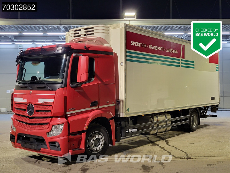 Mercedes-Benz Actros 1830 4X2 Mitsubishi 7C cooler 1500kg Ladebordwand Automatic Euro 6 - Hűtős teherautó: 1 kép. Mercedes-Benz Actros 1830 4X2 Mitsubishi 7C cooler 1500kg Ladebordwand Automatic Euro 6 - Hűtős teherautó: 1 kép.