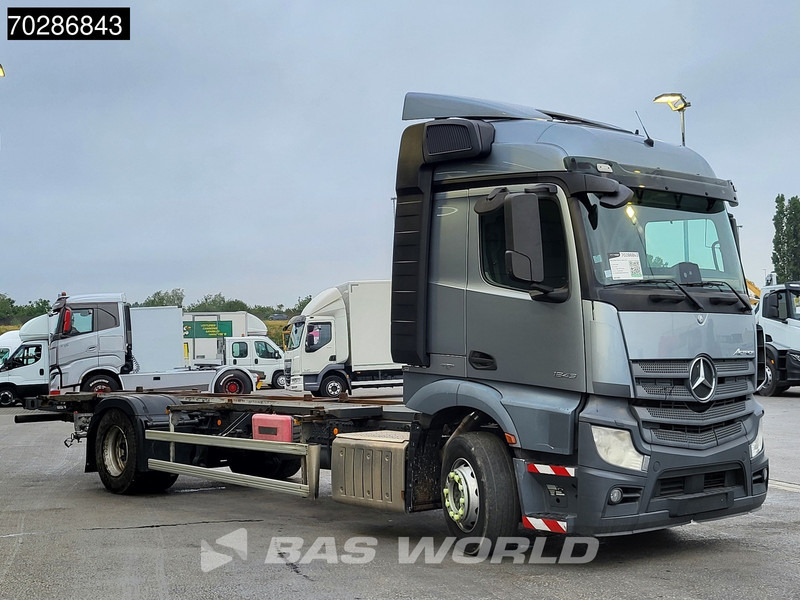 Mercedes-Benz Actros 1843 4X2 BDF 2xTanks Automatic Euro 6 - Cserefelépítményes teherautó: 3 kép. Mercedes-Benz Actros 1843 4X2 BDF 2xTanks Automatic Euro 6 - Cserefelépítményes teherautó: 3 kép.