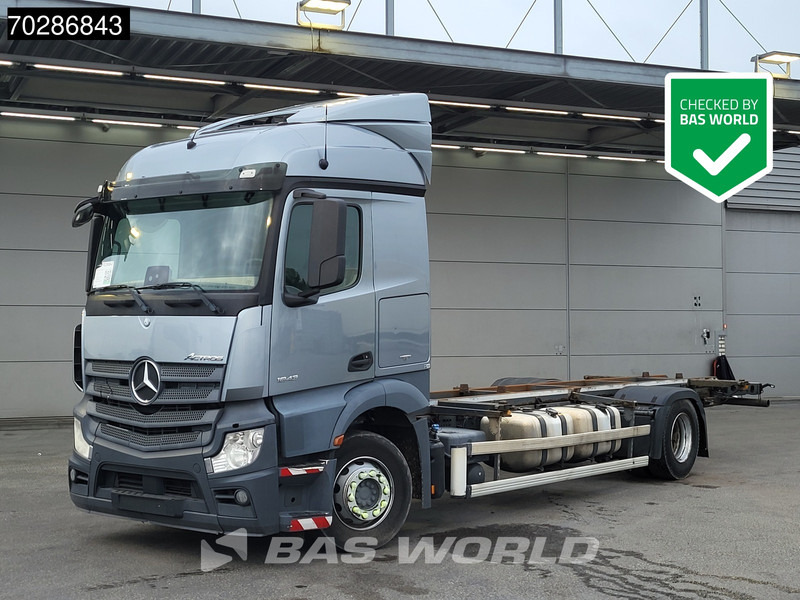 Mercedes-Benz Actros 1843 4X2 BDF 2xTanks Automatic Euro 6 - Cserefelépítményes teherautó: 1 kép. Mercedes-Benz Actros 1843 4X2 BDF 2xTanks Automatic Euro 6 - Cserefelépítményes teherautó: 1 kép.