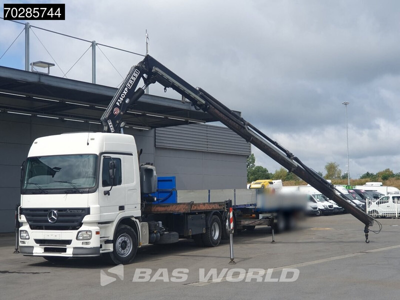 Mercedes-Benz Actros 2532 6X2 Fassi F330D3 Crane Kran Lift+steering Axle 3-Pedals Euro 3 - Platós teherautó, Darus autó: 3 kép. Mercedes-Benz Actros 2532 6X2 Fassi F330D3 Crane Kran Lift+steering Axle 3-Pedals Euro 3 - Platós teherautó, Darus autó: 3 kép.