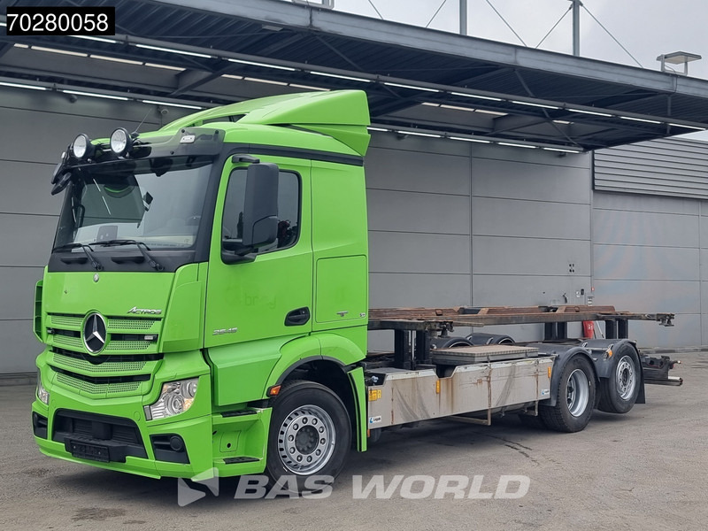 Mercedes-Benz Actros 2545 6X2 Hydraulic Liftable BDF system Lift+steering axle ADR Euro 6 - Cserefelépítményes teherautó: 5 kép. Mercedes-Benz Actros 2545 6X2 Hydraulic Liftable BDF system Lift+steering axle ADR Euro 6 - Cserefelépítményes teherautó: 5 kép.
