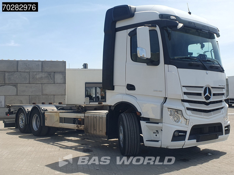 Mercedes-Benz Actros 2548 Actros 6X2 ACC Xenon Liftachse Euro 6 - Cserefelépítményes teherautó: 3 kép. Mercedes-Benz Actros 2548 Actros 6X2 ACC Xenon Liftachse Euro 6 - Cserefelépítményes teherautó: 3 kép.