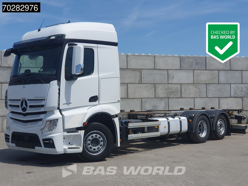 Mercedes-Benz Actros 2548 Actros 6X2 BDF ACC Xenon Liftachse Euro 6 - Cserefelépítményes teherautó: 1 kép. Mercedes-Benz Actros 2548 Actros 6X2 BDF ACC Xenon Liftachse Euro 6 - Cserefelépítményes teherautó: 1 kép.