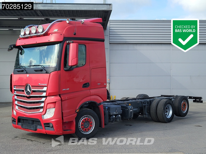 Mercedes-Benz Actros 2548 Actros 6X2 BigSpace Retarder PTO Liftachse Xenon ACC Navi Euro 6 - Alvaz teherautó: 1 kép. Mercedes-Benz Actros 2548 Actros 6X2 BigSpace Retarder PTO Liftachse Xenon ACC Navi Euro 6 - Alvaz teherautó: 1 kép.