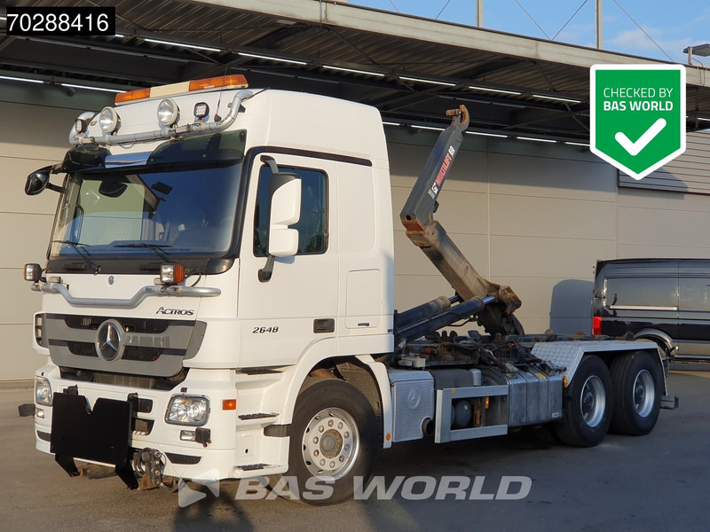 Mercedes-Benz Actros 2648 Actros 6X4 HIAB XR20SL56 Hooklift Big-Axle Automatic Euro 5 - Horgos rakodó teherautó: 1 kép. Mercedes-Benz Actros 2648 Actros 6X4 HIAB XR20SL56 Hooklift Big-Axle Automatic Euro 5 - Horgos rakodó teherautó: 1 kép.