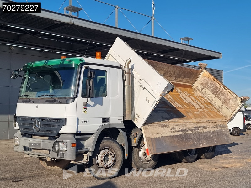Mercedes-Benz Actros 4141 8X4 12m3 Meiller 2-way tipper steelsuspension Euro 4 - Billenőplatós teherautó: 3 kép. Mercedes-Benz Actros 4141 8X4 12m3 Meiller 2-way tipper steelsuspension Euro 4 - Billenőplatós teherautó: 3 kép.