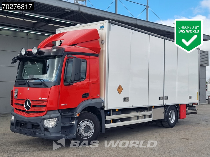 Mercedes-Benz Antos 1827 4X2 19tonner 2000kg Ladebordwand Automatic Euro 6 - Dobozos felépítményű teherautó: 1 kép. Mercedes-Benz Antos 1827 4X2 19tonner 2000kg Ladebordwand Automatic Euro 6 - Dobozos felépítményű teherautó: 1 kép.