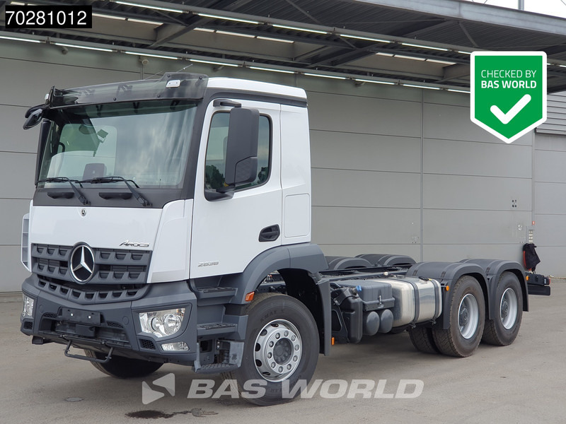 Mercedes-Benz Arocs 2636 6X4 NEW chassis Flange PTO Big-Axle Steelsuspension Euro 6 - Alvaz teherautó: 1 kép. Mercedes-Benz Arocs 2636 6X4 NEW chassis Flange PTO Big-Axle Steelsuspension Euro 6 - Alvaz teherautó: 1 kép.