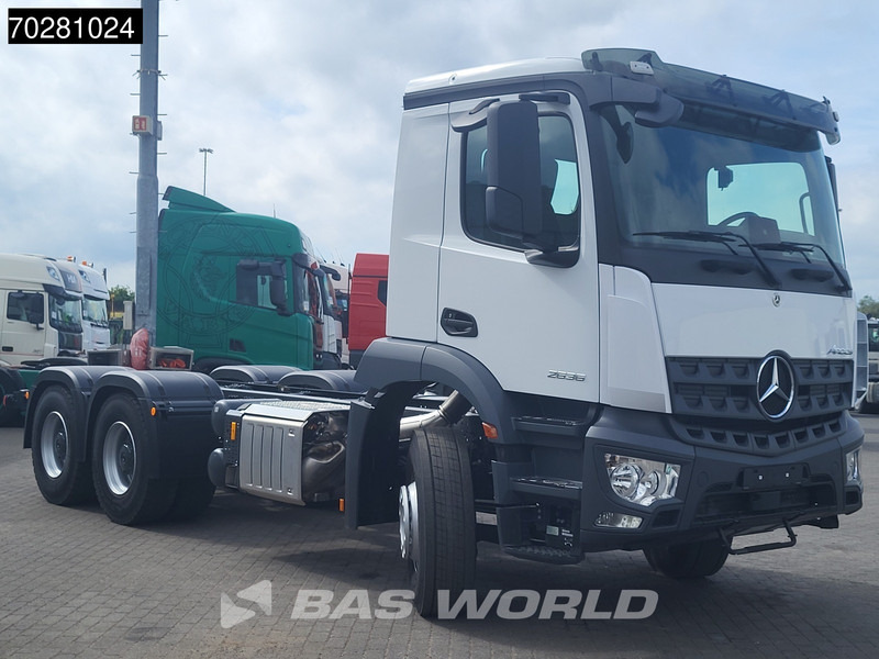 Mercedes-Benz Arocs 2636 6X4 NEW chassis Flywheel PTO Big-Axle Automatic Steelsuspension Euro 6 - Alvaz teherautó: 3 kép. Mercedes-Benz Arocs 2636 6X4 NEW chassis Flywheel PTO Big-Axle Automatic Steelsuspension Euro 6 - Alvaz teherautó: 3 kép.