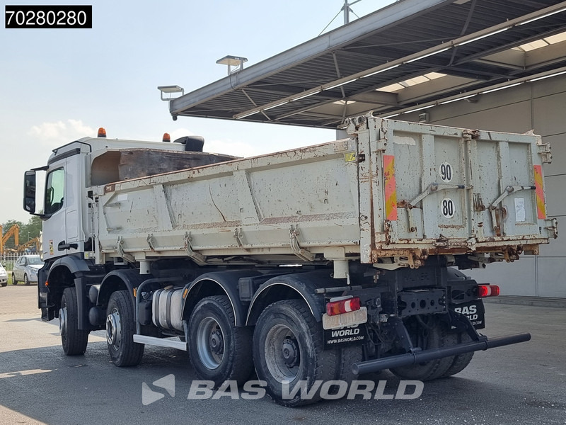 Mercedes-Benz Arocs 3240 8X4 12m3 3-Side Tipper Automatic Euro 6 - Billenőplatós teherautó: 2 kép. Mercedes-Benz Arocs 3240 8X4 12m3 3-Side Tipper Automatic Euro 6 - Billenőplatós teherautó: 2 kép.