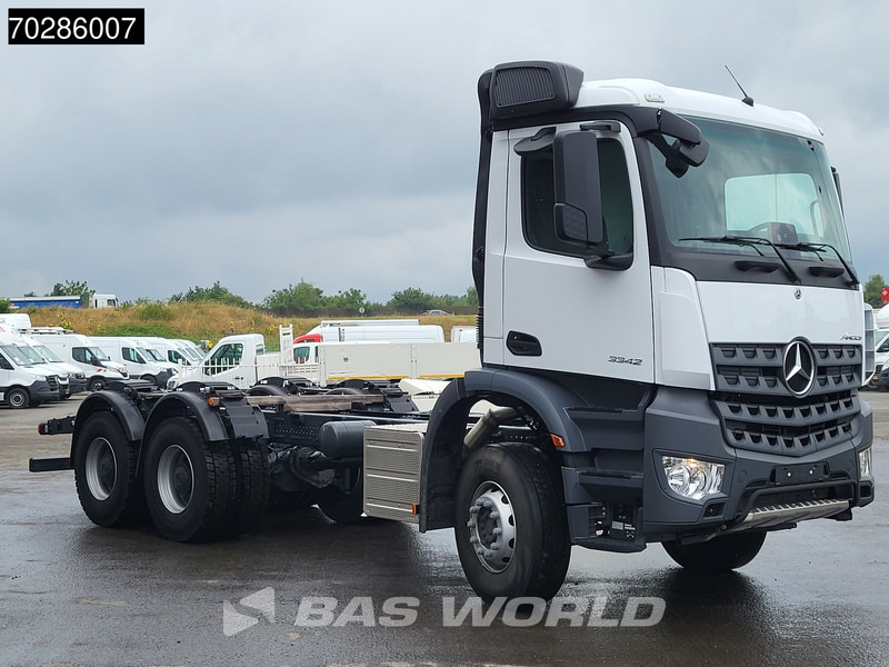 Mercedes-Benz Arocs 3342 6X4 NEW 6x4 chassis Big-Axle Automatic Steel suspension Euro 3 - Alvaz teherautó: 3 kép. Mercedes-Benz Arocs 3342 6X4 NEW 6x4 chassis Big-Axle Automatic Steel suspension Euro 3 - Alvaz teherautó: 3 kép.