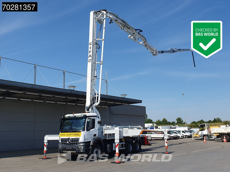 Mercedes-Benz Arocs 3343 6X4 CIFA K40H Carbotech Pump 5 arm Big-Axle Navi Euro 6 - Betonpumpa: 1 kép. Mercedes-Benz Arocs 3343 6X4 CIFA K40H Carbotech Pump 5 arm Big-Axle Navi Euro 6 - Betonpumpa: 1 kép.