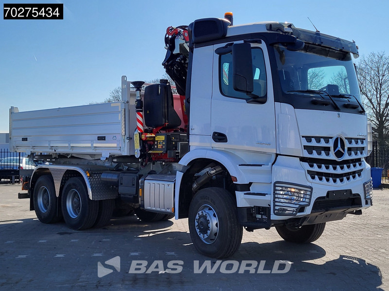 Mercedes-Benz Arocs 3348 6X6 NEW Fassi F255A.2.24 Kran Crane 3-way tipper Navi Euro 6 - Billenőplatós teherautó, Darus autó: 2 kép. Mercedes-Benz Arocs 3348 6X6 NEW Fassi F255A.2.24 Kran Crane 3-way tipper Navi Euro 6 - Billenőplatós teherautó, Darus autó: 2 kép.