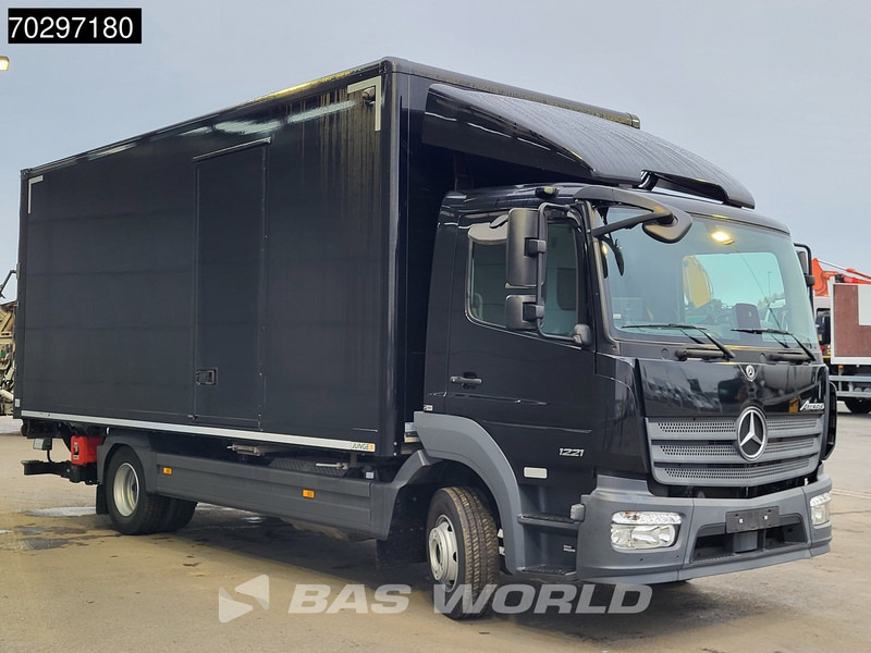 Mercedes-Benz Atego 1221 4X2 1500kg Ladebordwand Automatic Euro 6 - Dobozos felépítményű teherautó: 3 kép. Mercedes-Benz Atego 1221 4X2 1500kg Ladebordwand Automatic Euro 6 - Dobozos felépítményű teherautó: 3 kép.