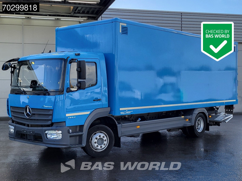 Mercedes-Benz Atego 1224 4X2 1500kg Ladebordwand Automatic Euro 6 - Dobozos felépítményű teherautó: 1 kép. Mercedes-Benz Atego 1224 4X2 1500kg Ladebordwand Automatic Euro 6 - Dobozos felépítményű teherautó: 1 kép.