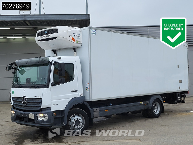 Mercedes-Benz Atego 1524 4X2 Thermo King T-1200R 1500kg Ladebordwand Euro 6 - Hűtős teherautó: 1 kép. Mercedes-Benz Atego 1524 4X2 Thermo King T-1200R 1500kg Ladebordwand Euro 6 - Hűtős teherautó: 1 kép.