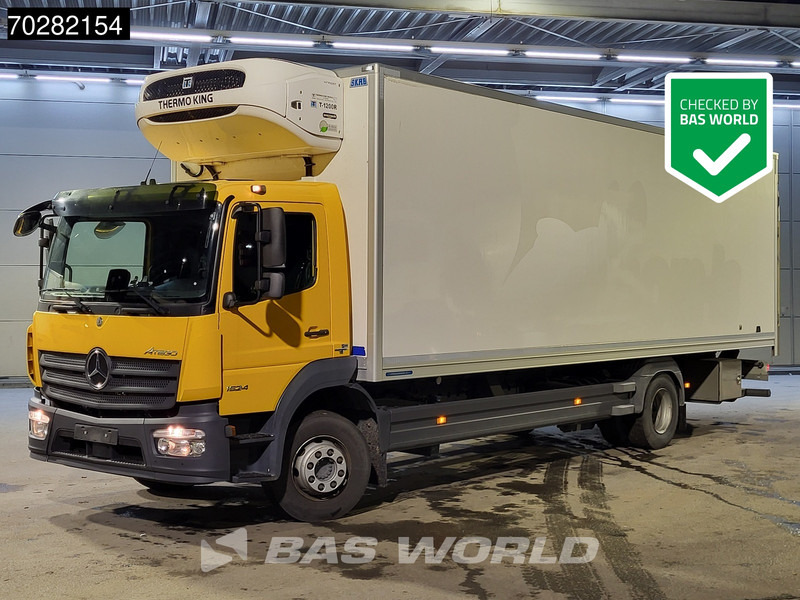 Mercedes-Benz Atego 1524 Atego 4X2 6-Cylinder Auromatic Thermo King Euro 6 - Hűtős teherautó: 1 kép. Mercedes-Benz Atego 1524 Atego 4X2 6-Cylinder Auromatic Thermo King Euro 6 - Hűtős teherautó: 1 kép.