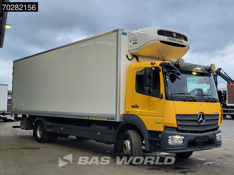 Mercedes-Benz Atego 1524 Atego 4X2 Thermo-King T1200R 1500kg Ladebordwand Automatic Euro 6 - Hűtős teherautó: 3 kép. Mercedes-Benz Atego 1524 Atego 4X2 Thermo-King T1200R 1500kg Ladebordwand Automatic Euro 6 - Hűtős teherautó: 3 kép.