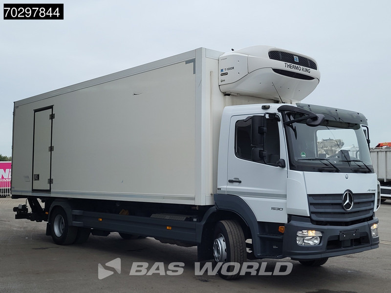 Mercedes-Benz Atego 1530 4X2 Thermo King T-1000R 1500kg Ladebordwand Automatic Euro 6 - Hűtős teherautó: 3 kép. Mercedes-Benz Atego 1530 4X2 Thermo King T-1000R 1500kg Ladebordwand Automatic Euro 6 - Hűtős teherautó: 3 kép.