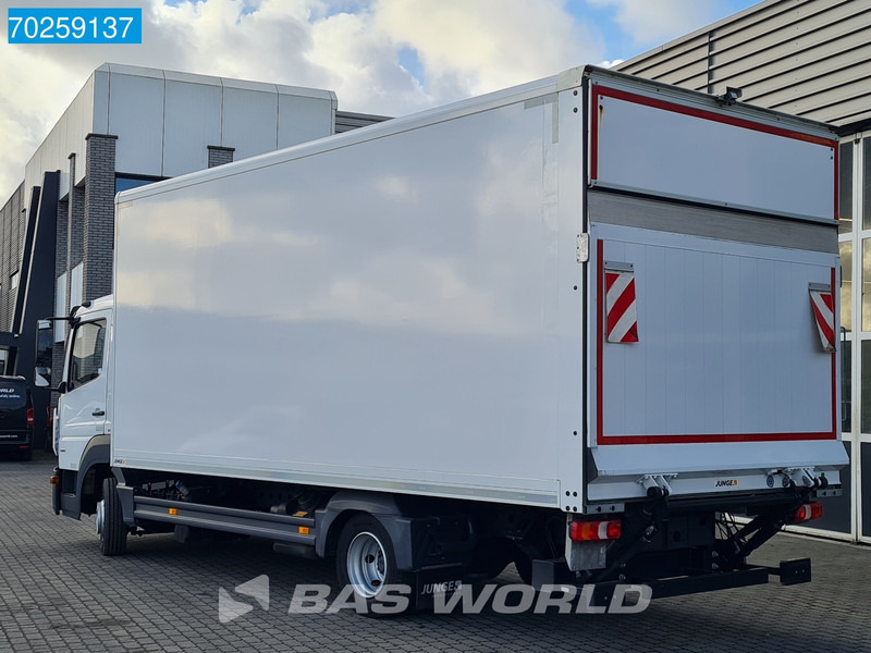 Mercedes-Benz Atego 816 4X2 8tonnerThermo-King B-100 Max 2 compartments Euro 6 - Hűtős teherautó: 2 kép. Mercedes-Benz Atego 816 4X2 8tonnerThermo-King B-100 Max 2 compartments Euro 6 - Hűtős teherautó: 2 kép.