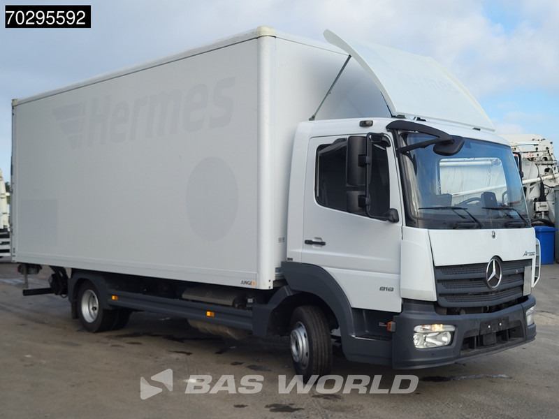 Mercedes-Benz Atego 818 4X2 8tonner Automatic Ladebordwand Airco Euro 6 - Dobozos felépítményű teherautó: 3 kép. Mercedes-Benz Atego 818 4X2 8tonner Automatic Ladebordwand Airco Euro 6 - Dobozos felépítményű teherautó: 3 kép.