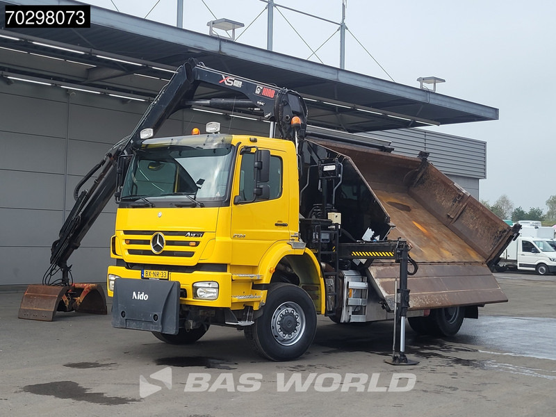Mercedes-Benz Axor 2124 Axor 4X4 8m3 Tipper HIAB 122 B-2 HIDUO Crane Steel suspension Automatic Big-Axle Euro 5 - Billenőplatós teherautó, Darus autó: 5 kép. Mercedes-Benz Axor 2124 Axor 4X4 8m3 Tipper HIAB 122 B-2 HIDUO Crane Steel suspension Automatic Big-Axle Euro 5 - Billenőplatós teherautó, Darus autó: 5 kép.