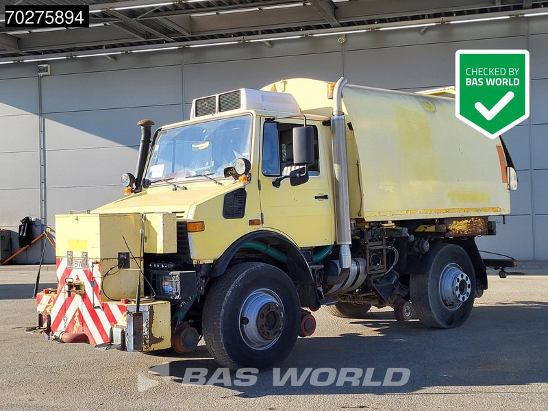 Mercedes-Benz Unimog 1650 4X4 Assaloni Vaccuum truck 4x4 Railway Manual Euro 2 - Szippantós autó: 1 kép. Mercedes-Benz Unimog 1650 4X4 Assaloni Vaccuum truck 4x4 Railway Manual Euro 2 - Szippantós autó: 1 kép.