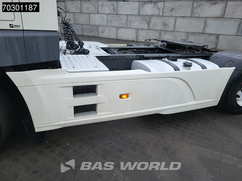 Nyergesvontató DAF CF 330 CF 330 FT 4X2 Low Mileage! NL-Truck Manual: 12 kép. Nyergesvontató DAF CF 330 CF 330 FT 4X2 Low Mileage! NL-Truck Manual: 12 kép.