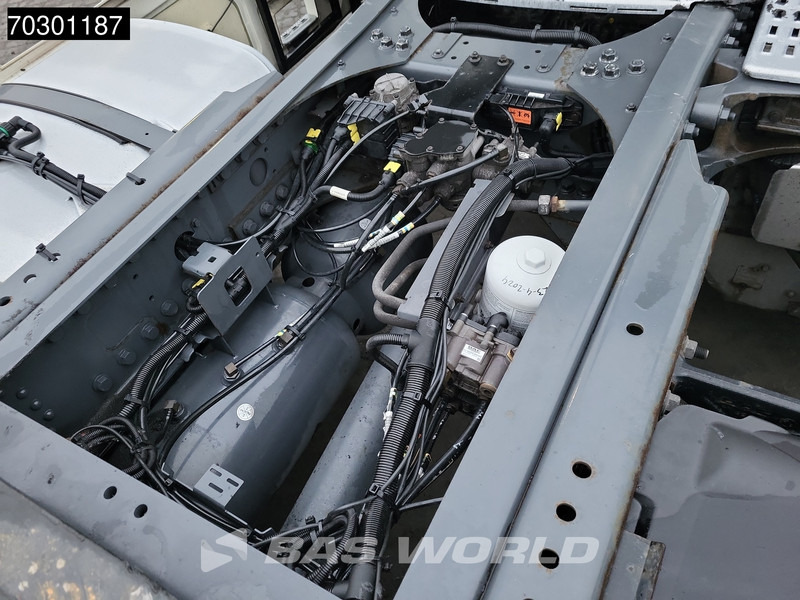 Nyergesvontató DAF CF 330 CF 330 FT 4X2 Low Mileage! NL-Truck Manual: 7 kép. Nyergesvontató DAF CF 330 CF 330 FT 4X2 Low Mileage! NL-Truck Manual: 7 kép.