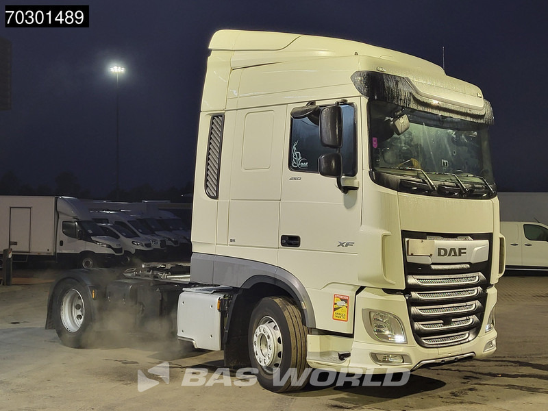 DAF XF 450 4X2 SC Euro6 - Nyergesvontató: 3 kép. DAF XF 450 4X2 SC Euro6 - Nyergesvontató: 3 kép.