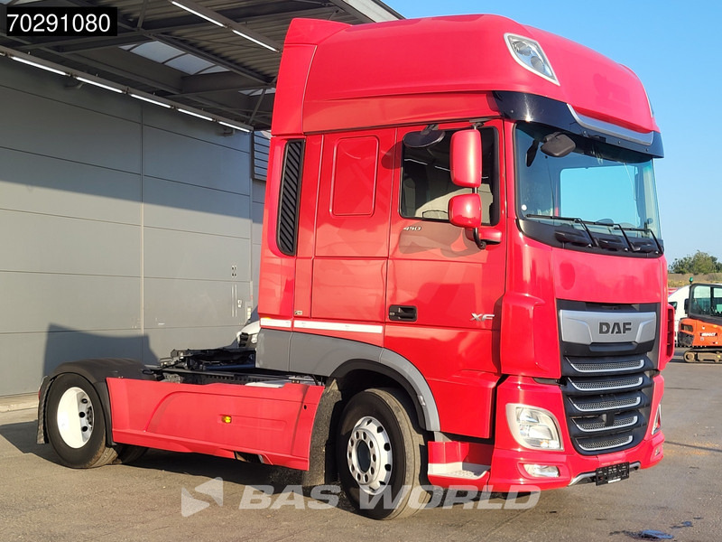 DAF XF 450 XF 4X2 SSC PTO ACC Euro 6 - Nyergesvontató: 3 kép. DAF XF 450 XF 4X2 SSC PTO ACC Euro 6 - Nyergesvontató: 3 kép.