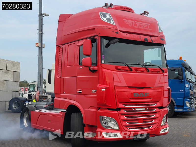 DAF XF 460 4X2 ENGINE PROBLEM! SSC Retarder 2xTanks Standklima ACC Euro 6 - Nyergesvontató: 3 kép. DAF XF 460 4X2 ENGINE PROBLEM! SSC Retarder 2xTanks Standklima ACC Euro 6 - Nyergesvontató: 3 kép.