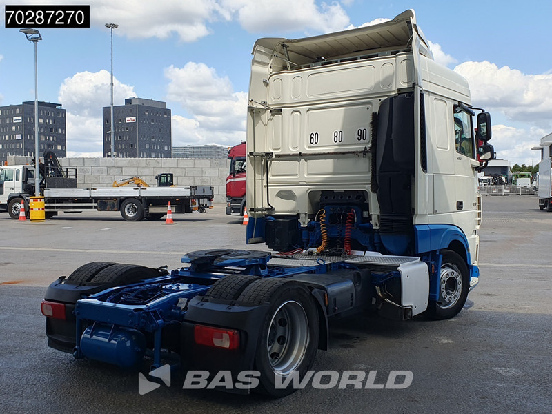 DAF XF 480 4X2 Mega ACC Standklima Euro 6 - Nyergesvontató: 5 kép. DAF XF 480 4X2 Mega ACC Standklima Euro 6 - Nyergesvontató: 5 kép.