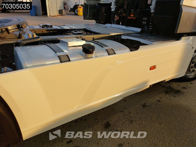 DAF XF 480 4X2 SSC 2xTanks lízing DAF XF 480 4X2 SSC 2xTanks: 15 kép. DAF XF 480 4X2 SSC 2xTanks lízing DAF XF 480 4X2 SSC 2xTanks: 15 kép.